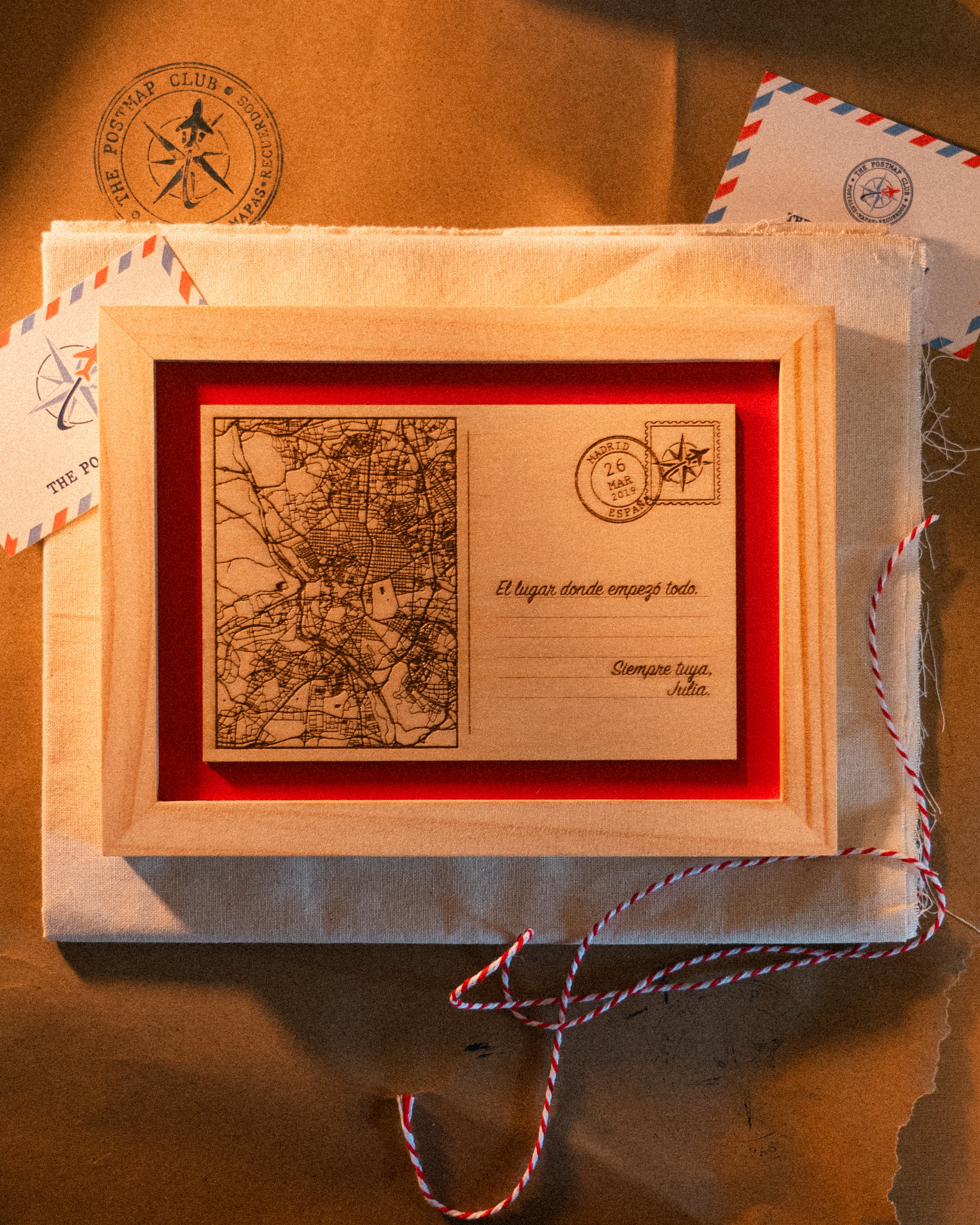 Postal de Madera Personalizada | Rojo