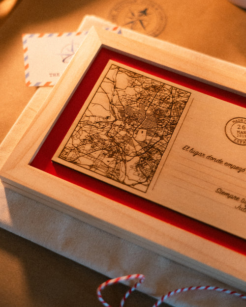 Postal de Madera Personalizada | Rojo
