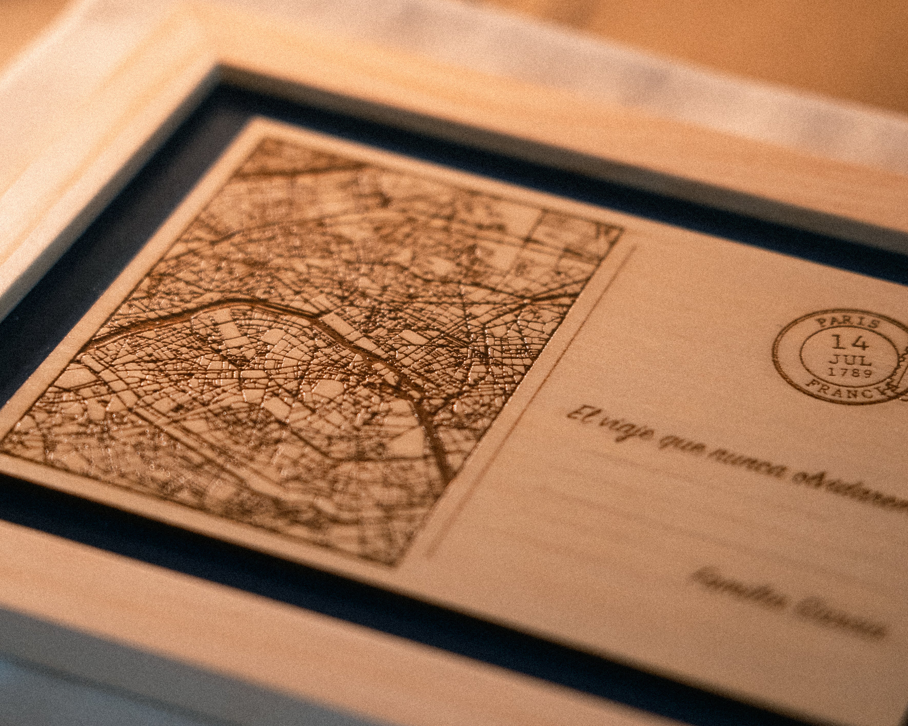 Postal de Madera Personalizada | Azul Marino